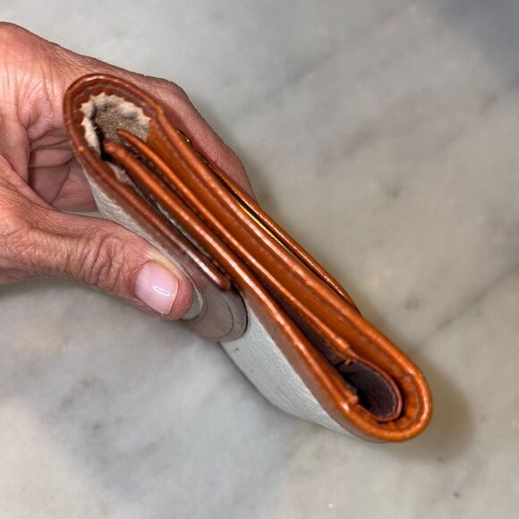 Dooney & Bourke Wallet Vintage Pebbled Leather Bifold Envelope Style Wallet - Picture 15 of 16